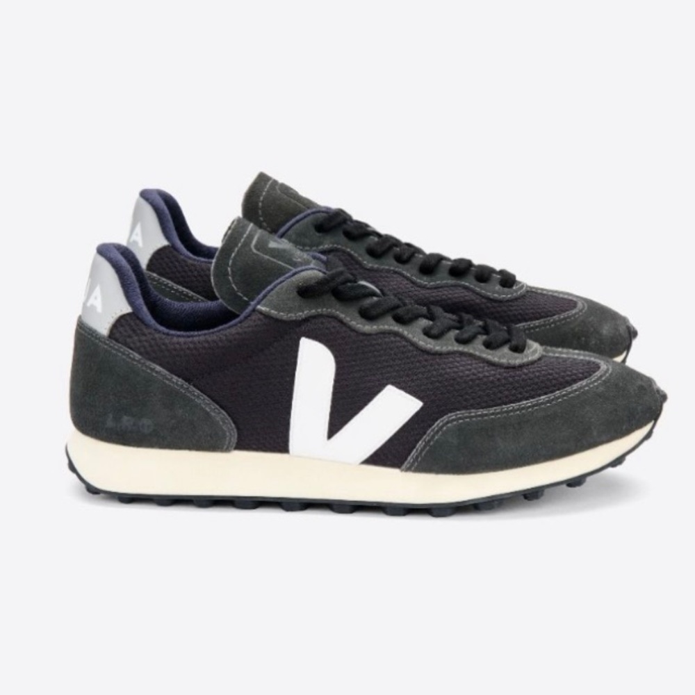 Veja — size 7 Rio Branco Alveomesh Black White Oxford Grey — very gently used